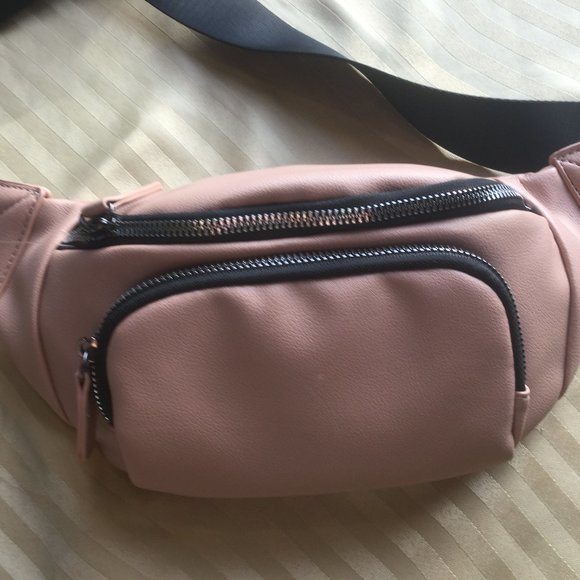 NWT Be Cool fanny pack/belt bag pink with black accents - Picture 1 of 5